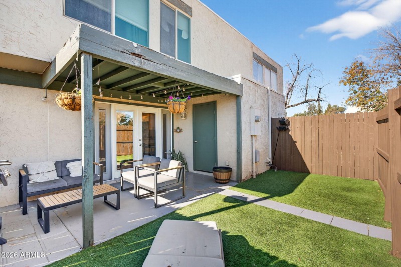 24-web-or-mls-25- W Golden Ln