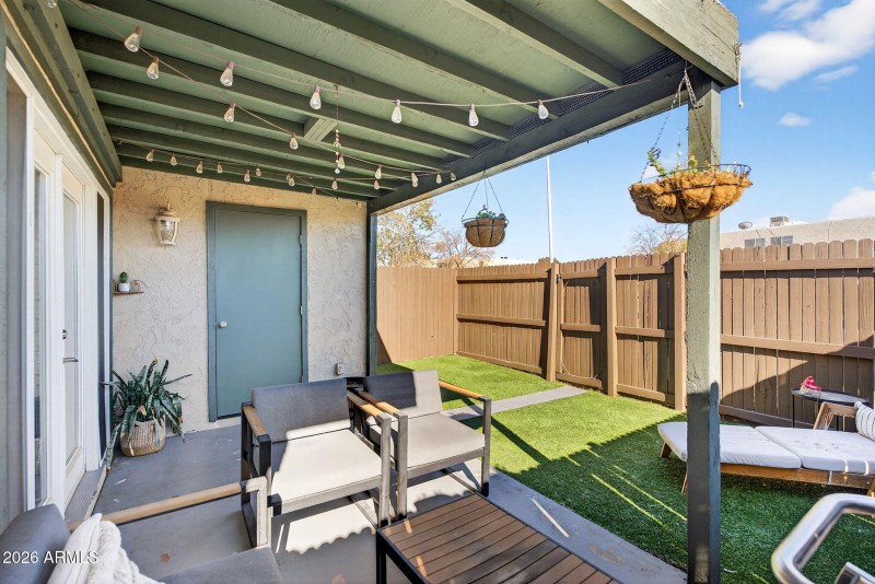 28-web-or-mls-28- W Golden Ln