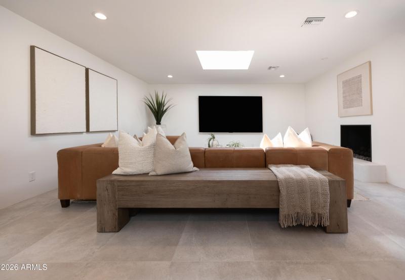 Spacious Family Room w/Gas Fireplace