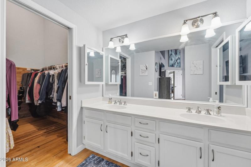 015-primary-bathroom