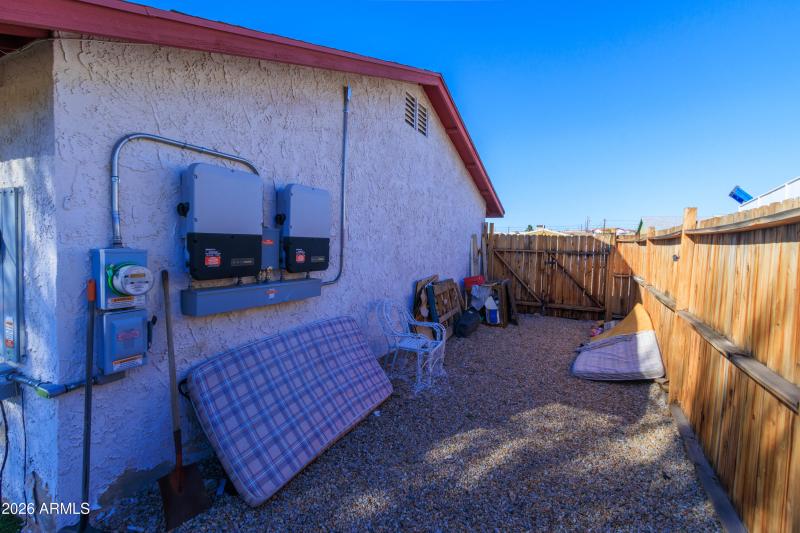 2720 Cisco Dr N E (1)