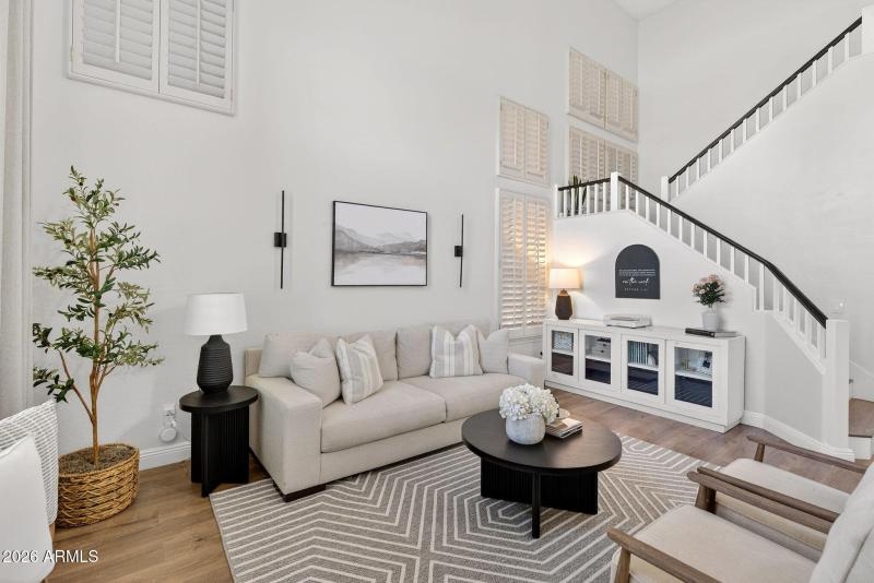 8-web-or-mls-61- W Hackberry Dr