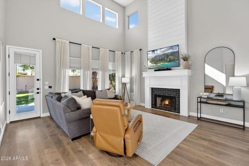 16-web-or-mls-77- W Hackberry Dr