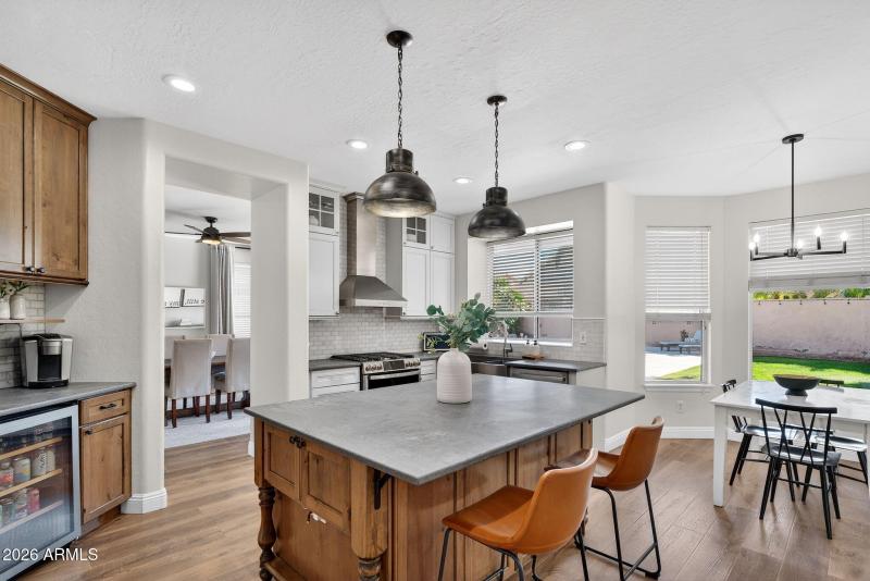 21-web-or-mls-69- W Hackberry Dr