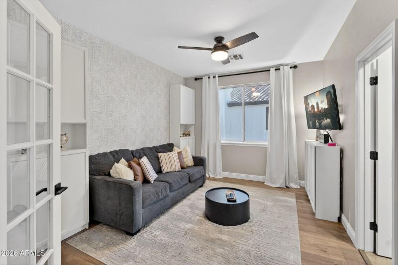 47-web-or-mls-25- W Hackberry Dr