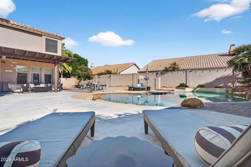 65-web-or-mls-51- W Hackberry Dr