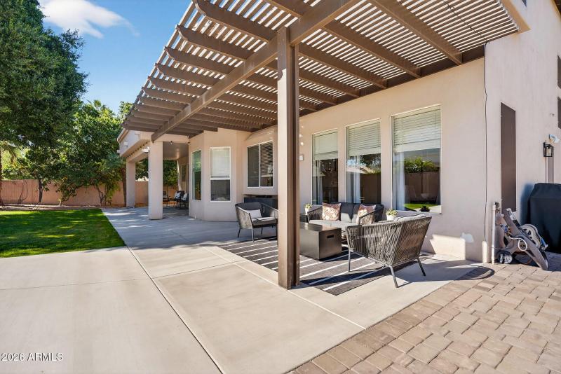 70-web-or-mls-57- W Hackberry Dr