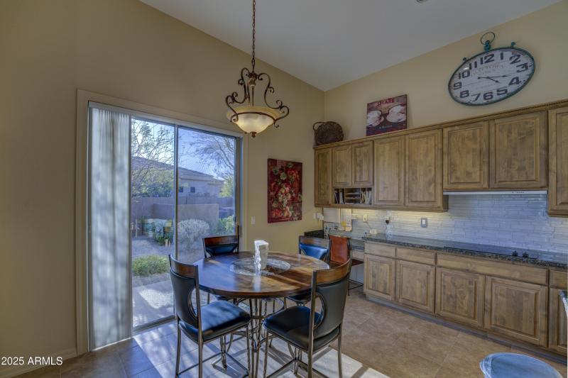 E Preserve Breakfast Nook