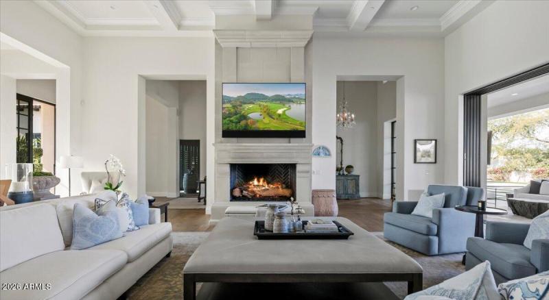 014-5022 E Orchid Ln 06