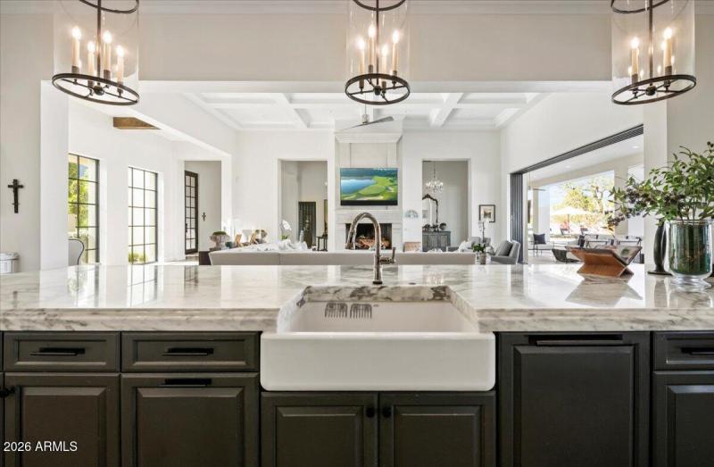 027-5022 E Orchid Ln 16