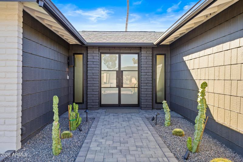 8553 East Vía de Sereno-4