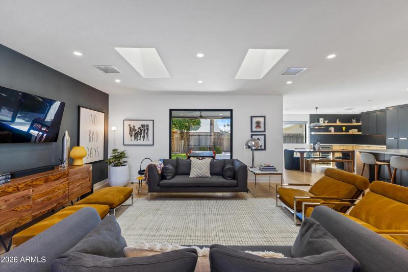 8553 East Vía de Sereno-10