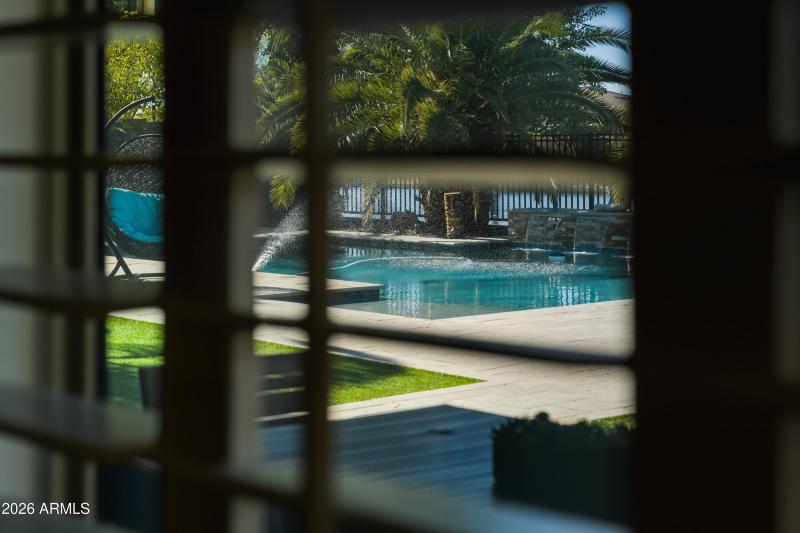 2180_n_76th_ave_014n