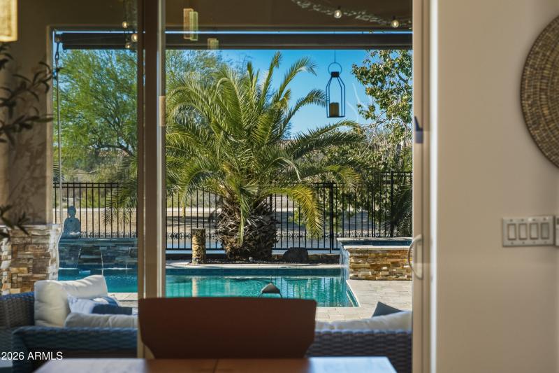 2180_n_76th_ave_035n