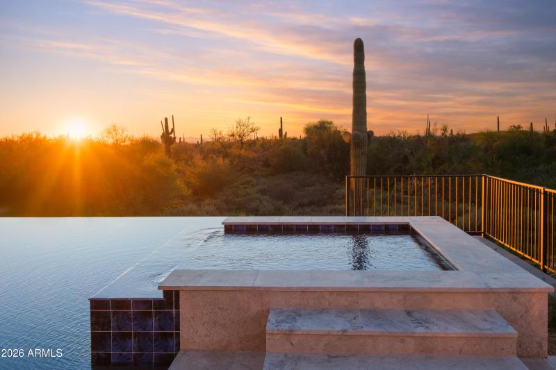 Twilight spa Morning Vista