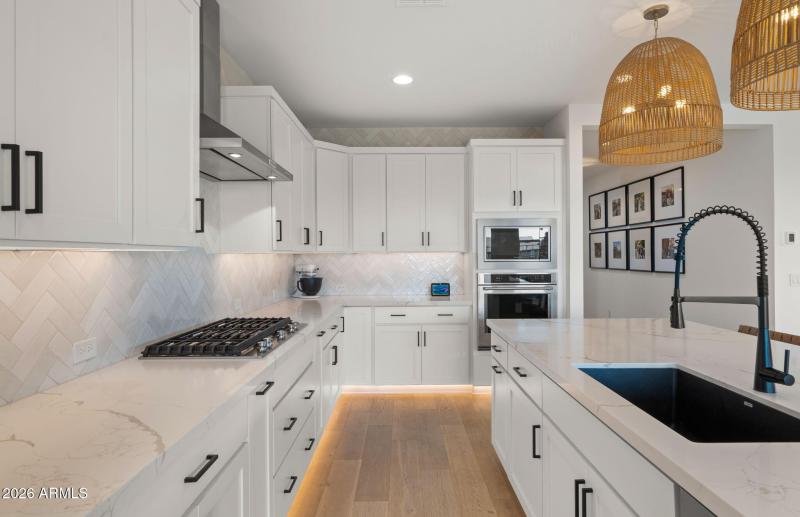 11-web-or-mls-Kitchen4