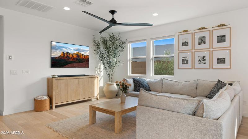 17-web-or-mls-Living Space3