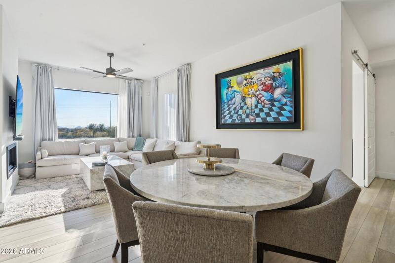 8-web-or-mls-E Deer Valley Dr-S1701-008