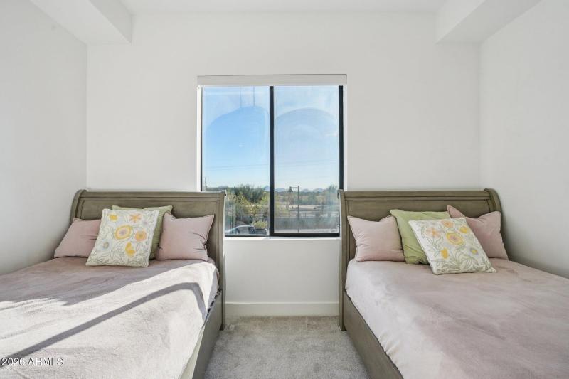 23-web-or-mls-E Deer Valley Dr-S1701-023