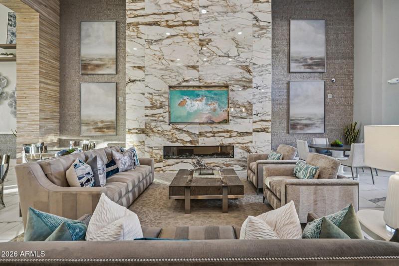 64-web-or-mls-E Deer Valley Dr-1701-904