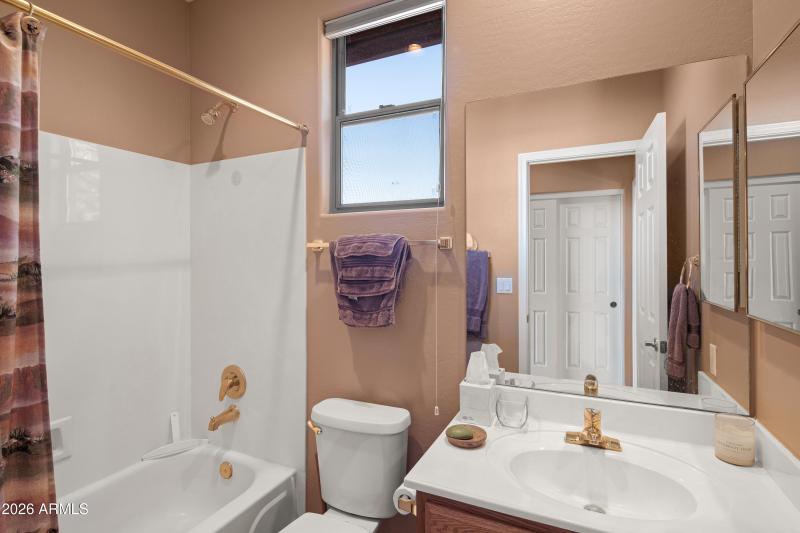 JL_1070CrownRidge-interiors-Bedrooms-04