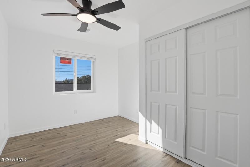 mls-414_Frontier_St_012