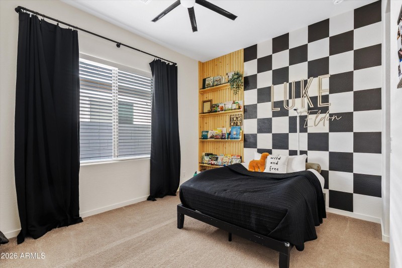 2nd bed w/ 2 closets