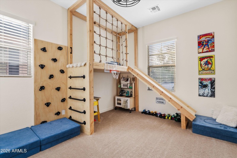 4th bed/playroom