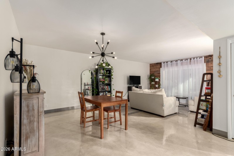 Dining / Living Room