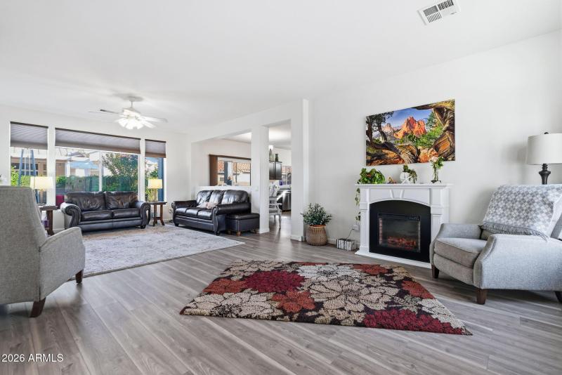 10-web-or-mls-15348 W Arzon Way--18