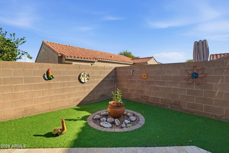 33-web-or-mls-15348 W Arzon Way--38