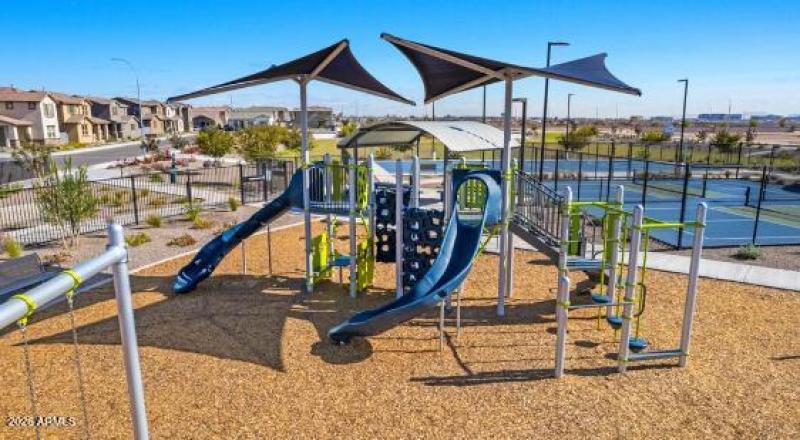 Parkside Los Cielos Community