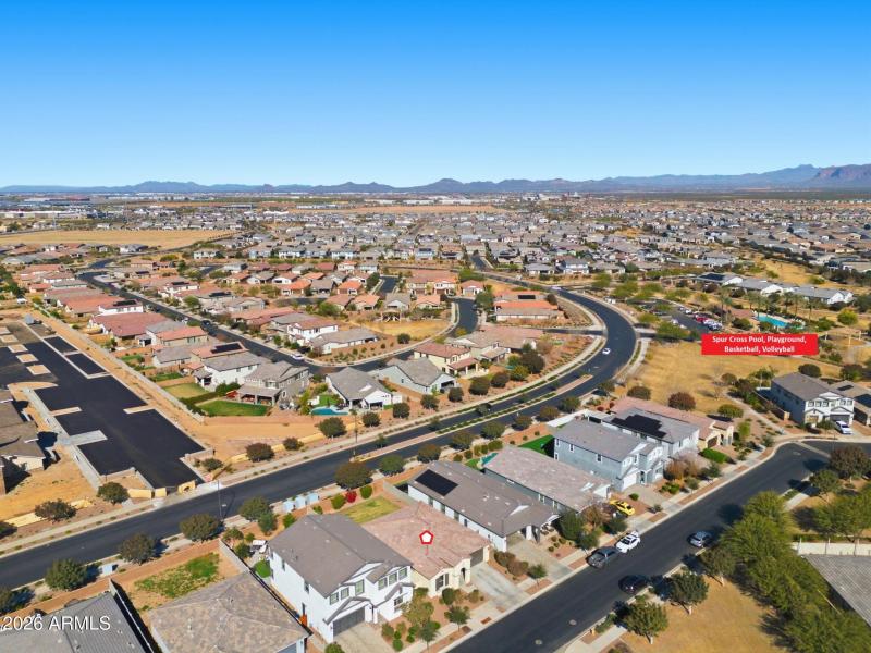 90_2b_AerialViewofCommunityAmmenities