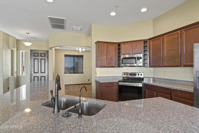 28621 N Bush St00030