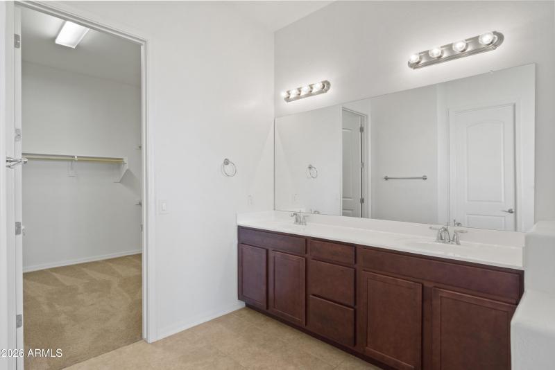 28621 N Bush St00038