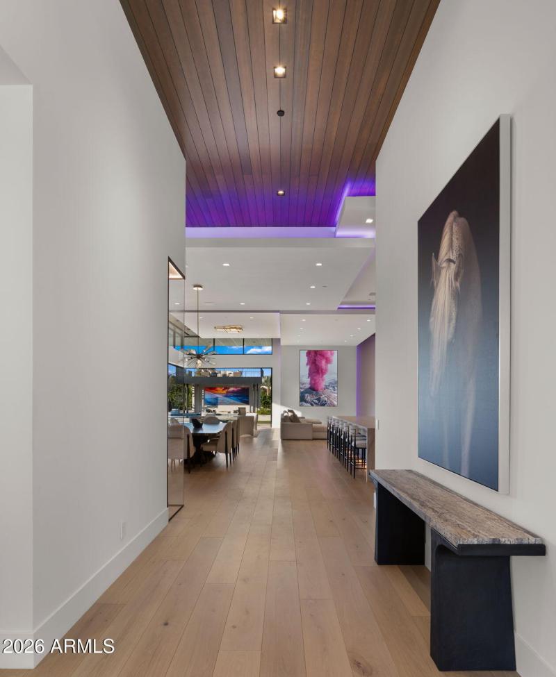 18-web-or-mls-Foyer View