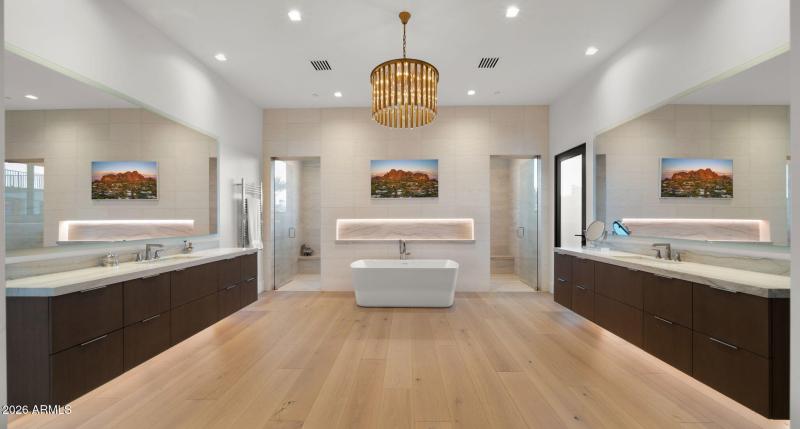 64-web-or-mls-Primary Bathroom2