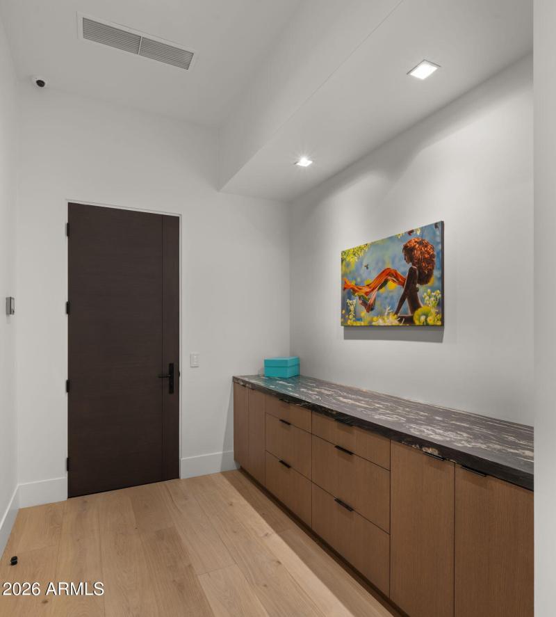 79-web-or-mls-Garage Entry