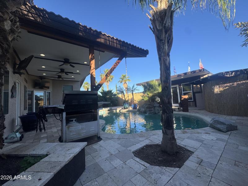 8' DEEP POOL W/ ROPE SWING