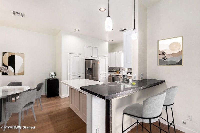 item_131 VS Watermark