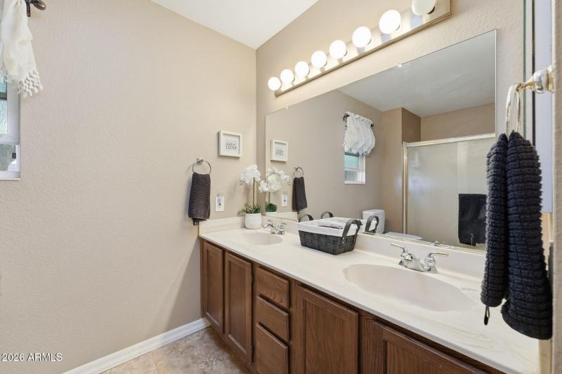 019-primary-bathroom