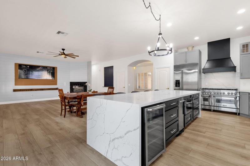 64-web-or-mls-17719-n-67th-ln