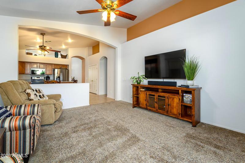 Open Site-Line to Kitchen