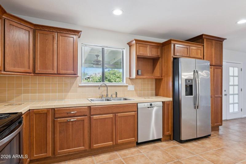 12-web-or-mls-1932-e-loma-vista-dr