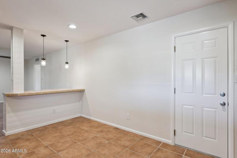 13-web-or-mls-1932-e-loma-vista-dr