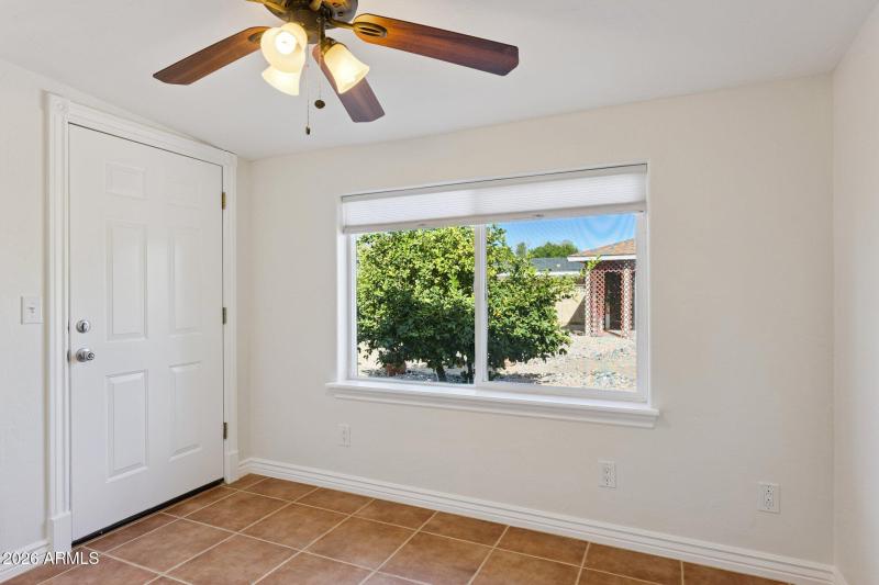 19-web-or-mls-1932-e-loma-vista-dr