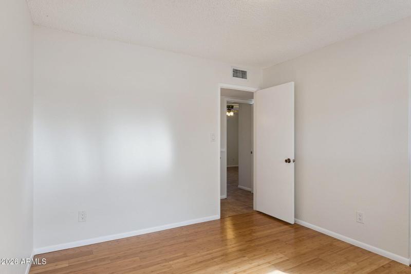 21-web-or-mls-1932-e-loma-vista-dr