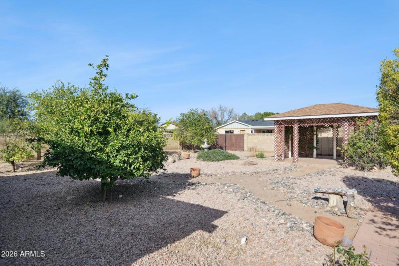 27-web-or-mls-1932-e-loma-vista-dr
