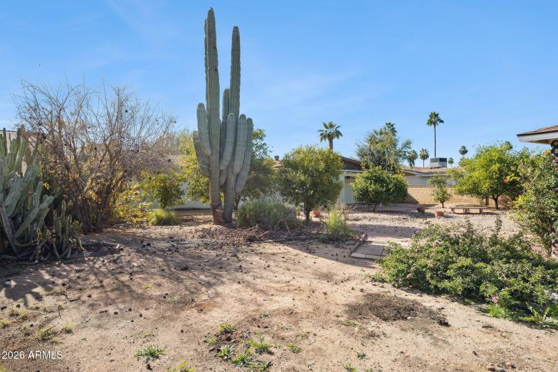 29-web-or-mls-1932-e-loma-vista-dr