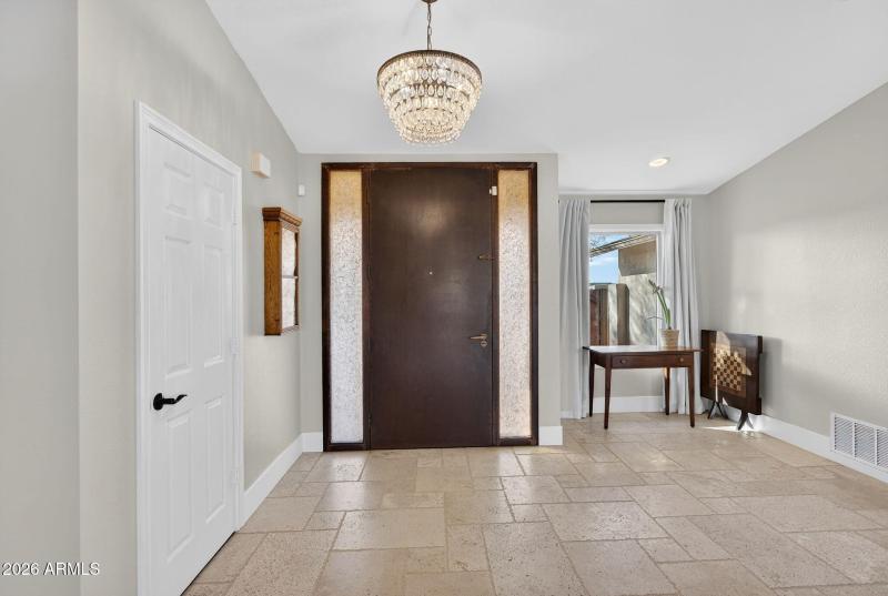 6-web-or-mls-32-E Dixileta Dr